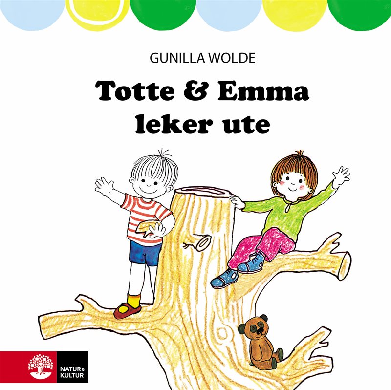 Totte och Emma leker ute